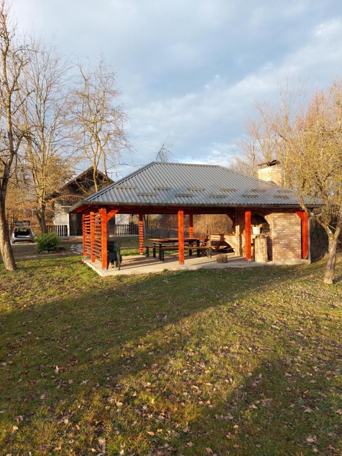הוילה Petrinja House Kupa Mb מראה חיצוני תמונה